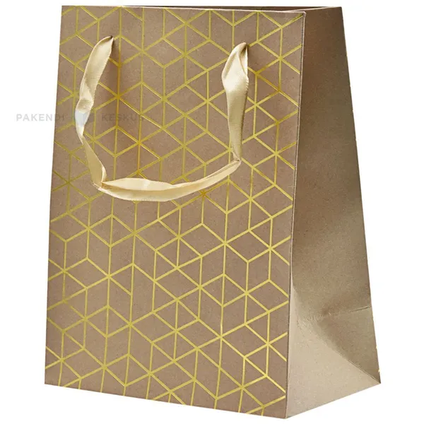 Kraftpapīra maiss ar zeltainu rombu apdruku un ar lentes rokturiem 18+10x23cm