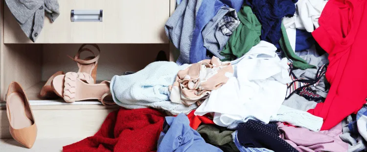 10 käytännön vinkkiä vaatteiden säilyttämiseen
